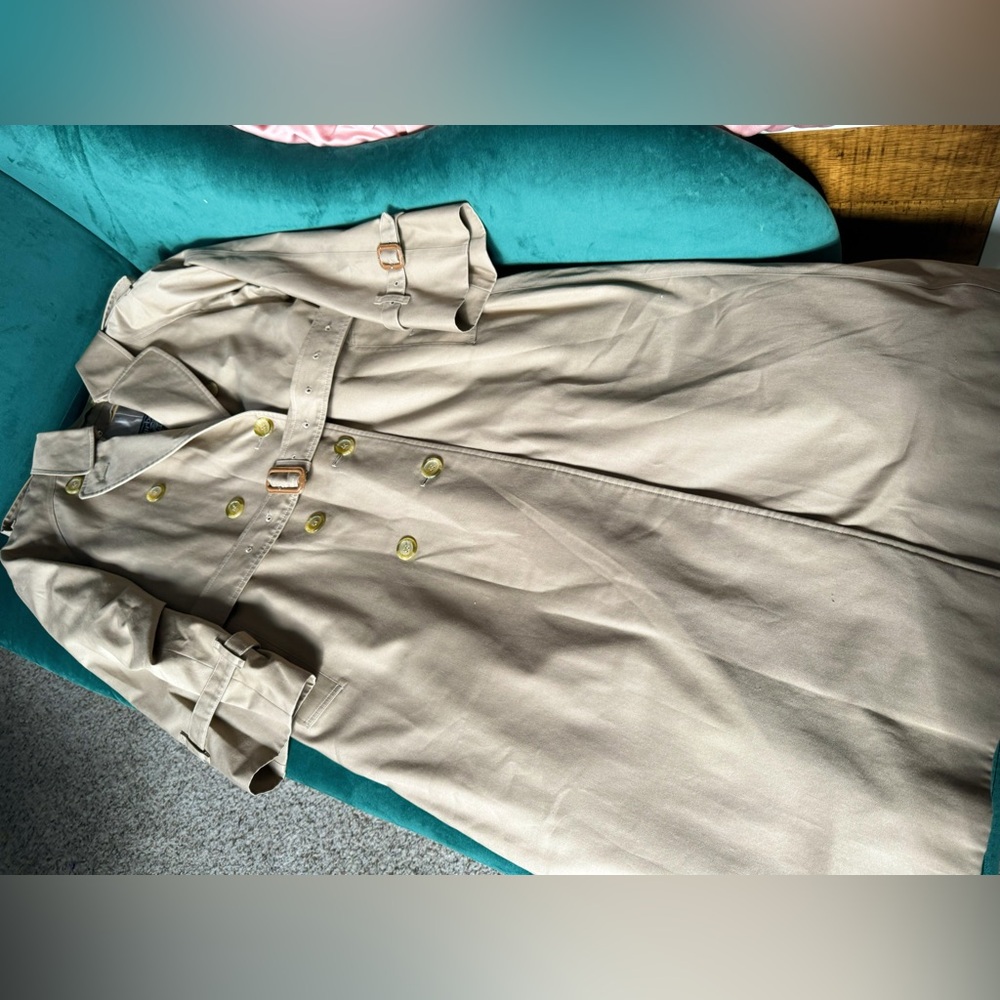Authentic Burberry Trench Coat - Picture 15 of 16
